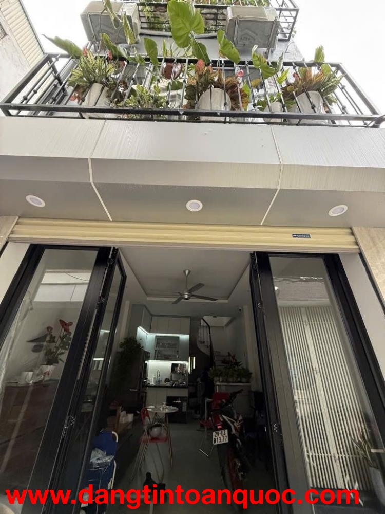 NHÀ ĐẸP 30M² – 3 TẦNG – FULL NỘI THẤT