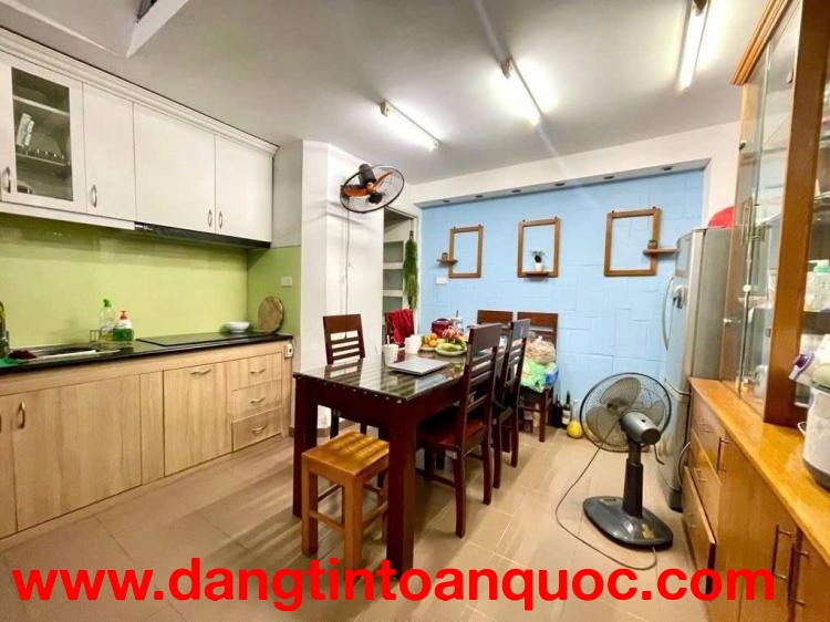 Hàng hiếm! Bán nhà Thái Hà, 65m2, 3 tầng, 16.4 tỷ, kinh doanh đỉnh, dòng tiền 25tr/tháng