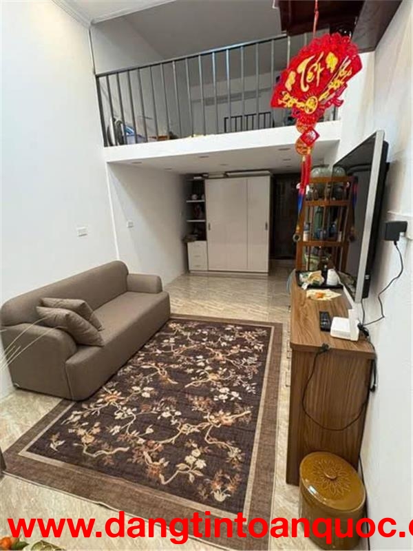 Chính chủ e bán gấp căn hộ tầng 2 phố Hàng Chuối - Trung tâm Phố Cổ - Hà Nội