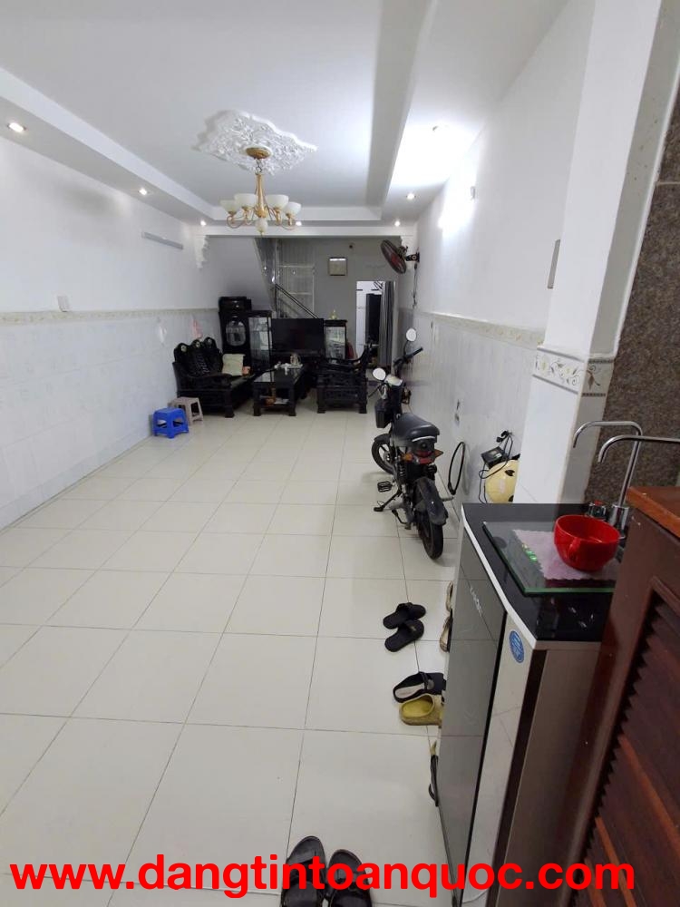 Nhà hẻm 8m nở hậu 1 lầu Âu Dương Lân P3Q8, Giá : 7.2 Tỷ (Thương lượng)