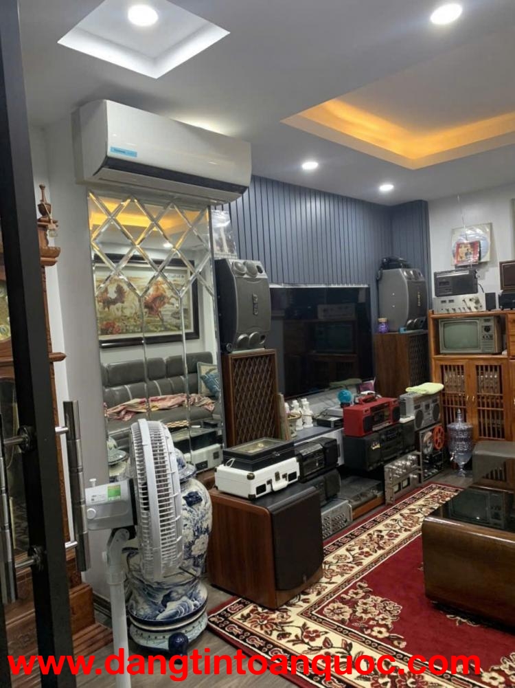 NHÀ ĐẸP - GIÁ TỐT - CHÍNH CHỦ Cần Bán Nhà Vị Trí Đẹp Tại Ngọc Trì, Thạch Bàn Long Biên, Hà Nội