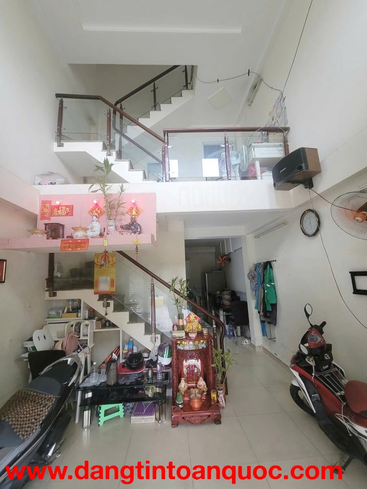 Nhà mới 3 tầng C3 Phạm Hùng,Bình Hưng,Bình Chánh. Giá: 3.7 tỷ