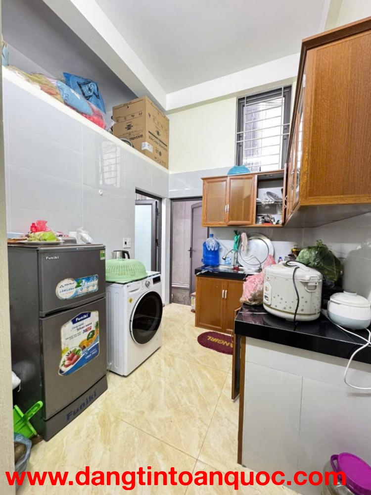 Cơ hội có 1 không hai, nhỉnh 6 tỷ sở hữu ngay nhà 2 mặt thoáng, giữa chợ Chi Đông, Mê Linh