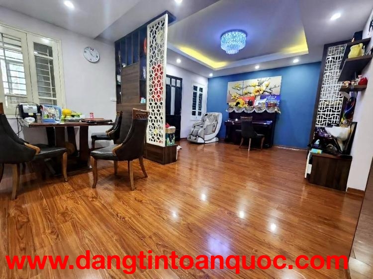 bán chung cư bộ quốc phòng hoàng quốc việt 140m 3 ngủ 2 wc giá 10,5 tỷ