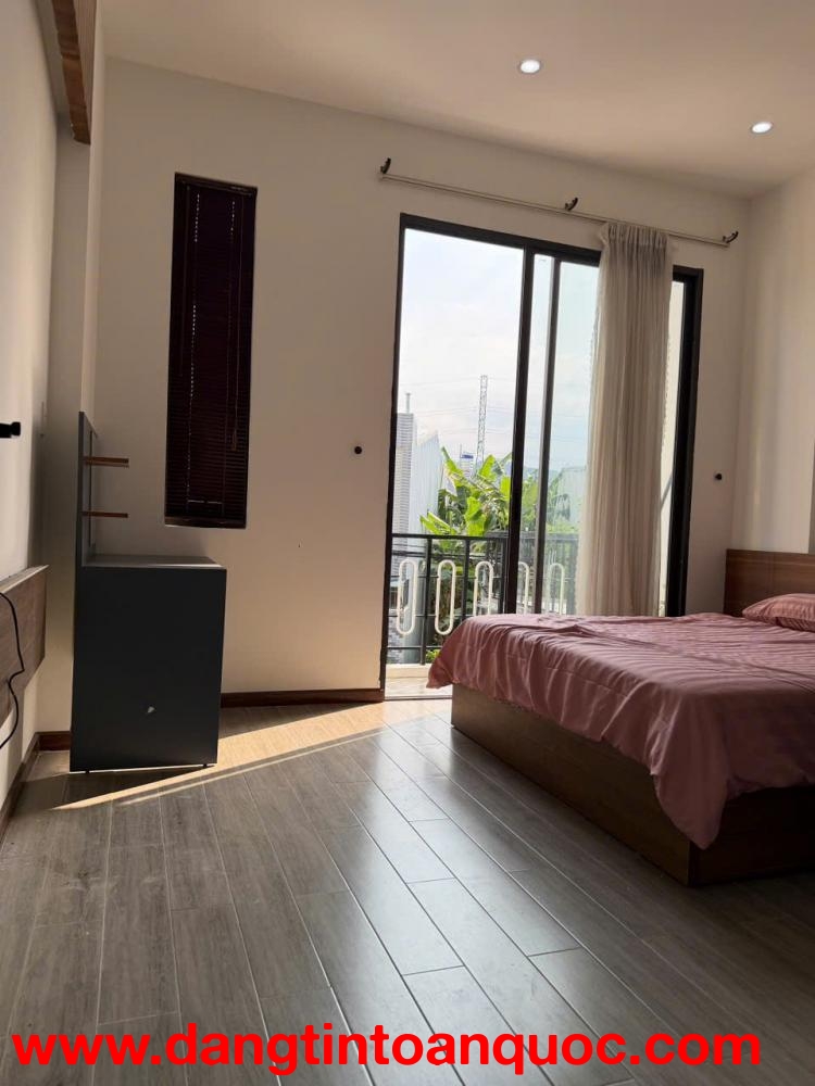 Bán nhà 3 tầng đường Đào Sư Tích - Thông Hoàng Văn Thái