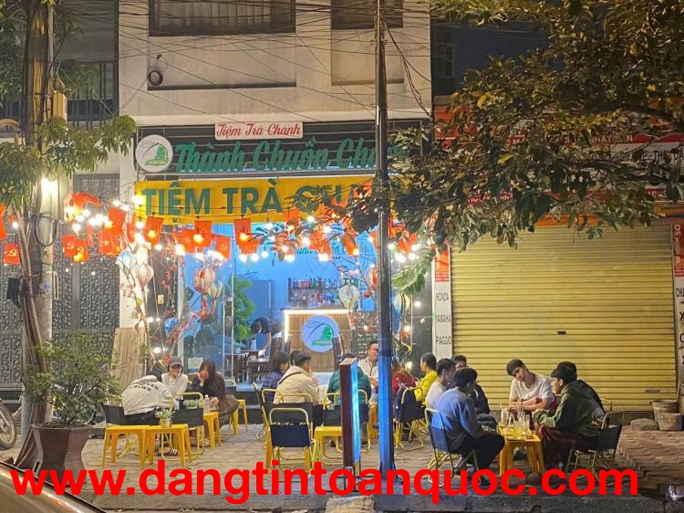 SANG NHƯỢNG QUÁN CAFE VIEW HỒ HẠ ĐÌNH – THANH XUÂN  Quán nằm vị trí đắc địa, mặt đường to, đông ngườ