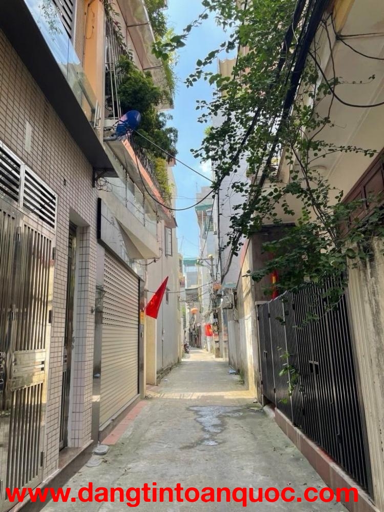 Bán nhà ngõ 268 Ngọc Thuỵ 35m x 5T oto 7c qua nhà, vf3 vào nhà. HIếm !