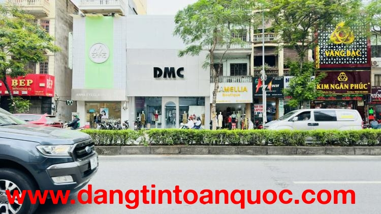 nhà mặt phố Nguyễn Văn Cừ, mặt tiền 13m, nở hậu, dòng tiền ổn định, full thổ cư