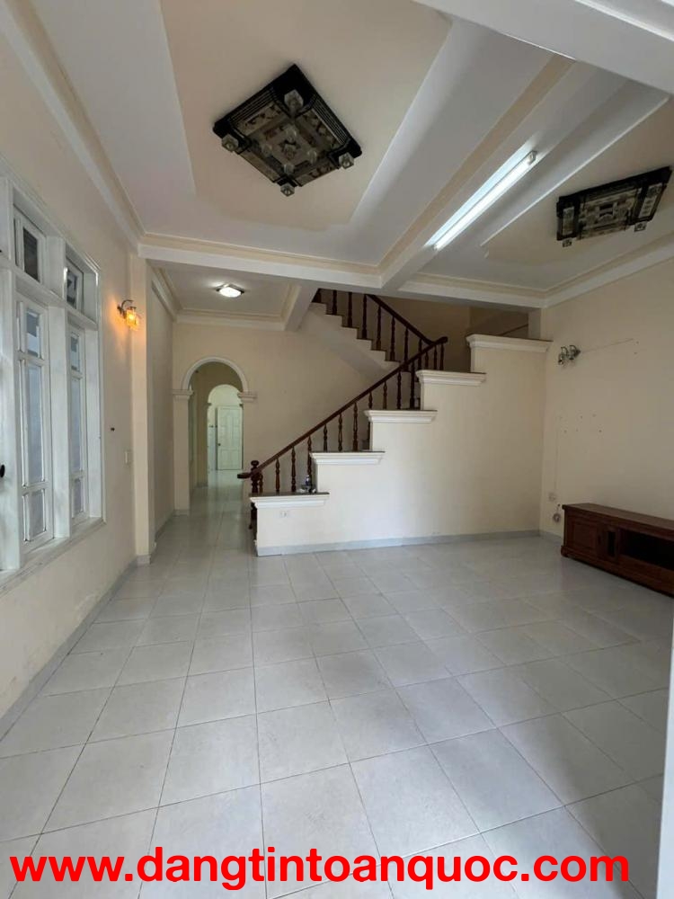 Cho thuê nhà 5 phòng ngủ đường Phan Chu Trinh Đà Lạt giá 12 triệu