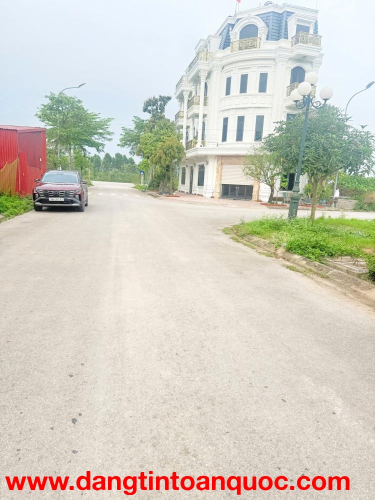 Lô đất Biệt thự Tại Đồng Sơn , Bắc Giang. DT 512 m2 - Mt 16m. đường 16m. Giá 22 tỷ