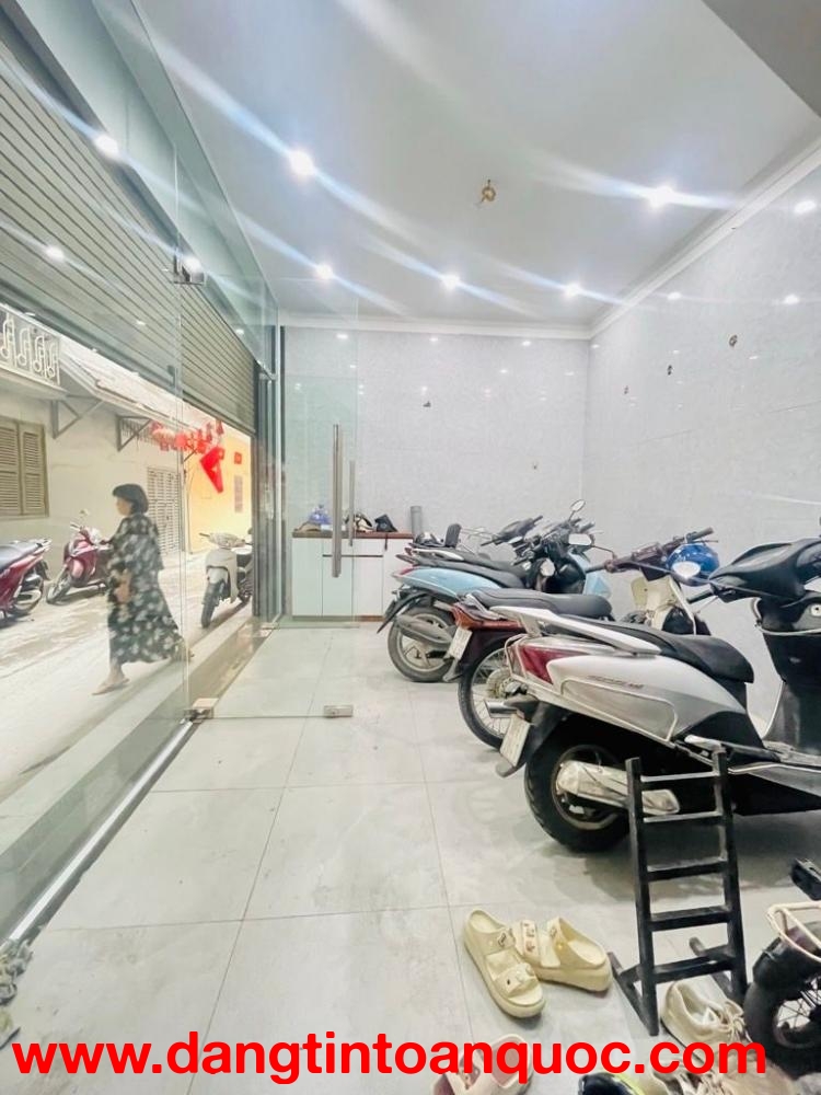 đội cấn 60m x5 tầng 16,5 tỷ ô tô qua nhà,kinh doanh,5p ra hồ tây