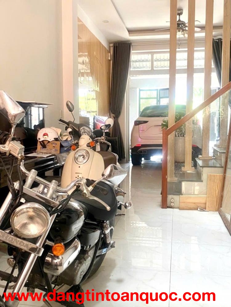 Nhà Đẹp Hiệp Bình Phước 70m2, Ô Tô Vào Nhà, 3PN, Hoàn Công Đầy Đủ, Gần Chợ Đầu Mối, Giá 6,5 Tỷ