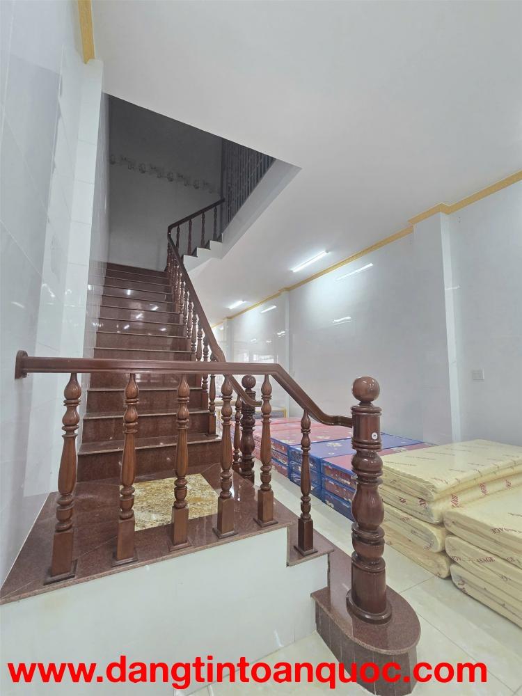 NHÀ ĐẸP - GIÁ TỐT - CHÍNH CHỦ Cần Bán Nhà Vị Trí Đẹp Tại HẺM HƯNG PHÚ, P. 10, Q. 8 (CŨ)