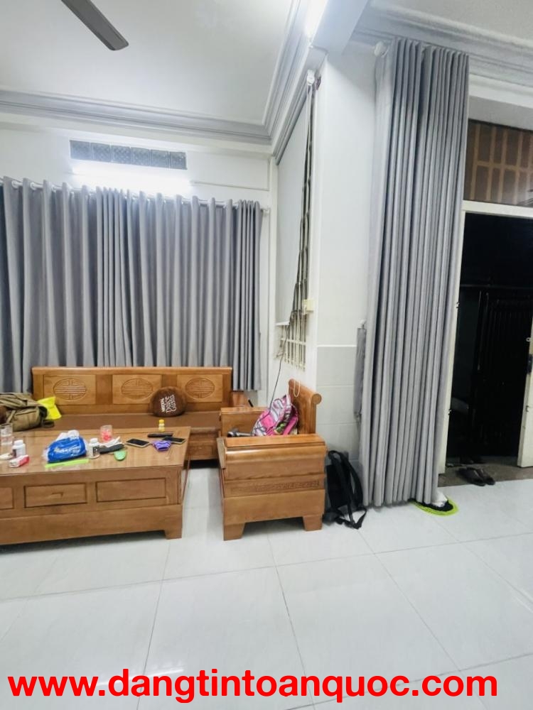 Bán nhà Hiệp Bình Phước Thủ Đức - 64m² (8x8m) - 3 Tầng Full Nội Thất - Giá 5.4 Tỷ