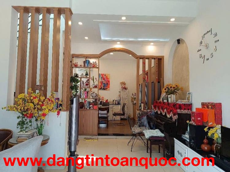 Quận 2-Lô Góc 3 Mặt Thoáng-56M2-Sổ Riêng-4Tầng--Tặng Nội Thất-7,6Tỷ Thương Lượng