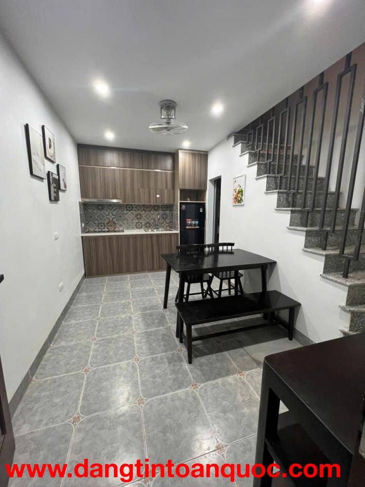 Cho thuê nhà 2 tầng . địa chỉ ngõ 31 vân đồn - bạch đằng