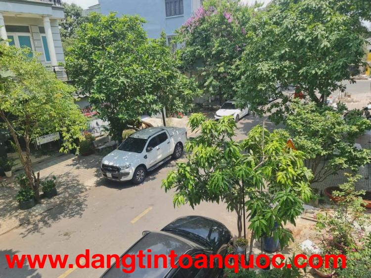 Bán nhà 4 Tấng Khu GS ngay Go Dĩ An,dòng tiền ổn định 240tr/năm