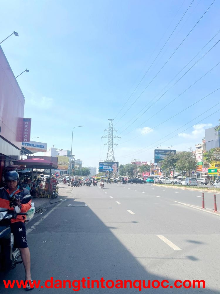 Bán tài sản siêu hiếm (880m2) 2 mặt tiền đường Hậu Giang Phường 12 Quận 6 . Giá: 185 tỷ