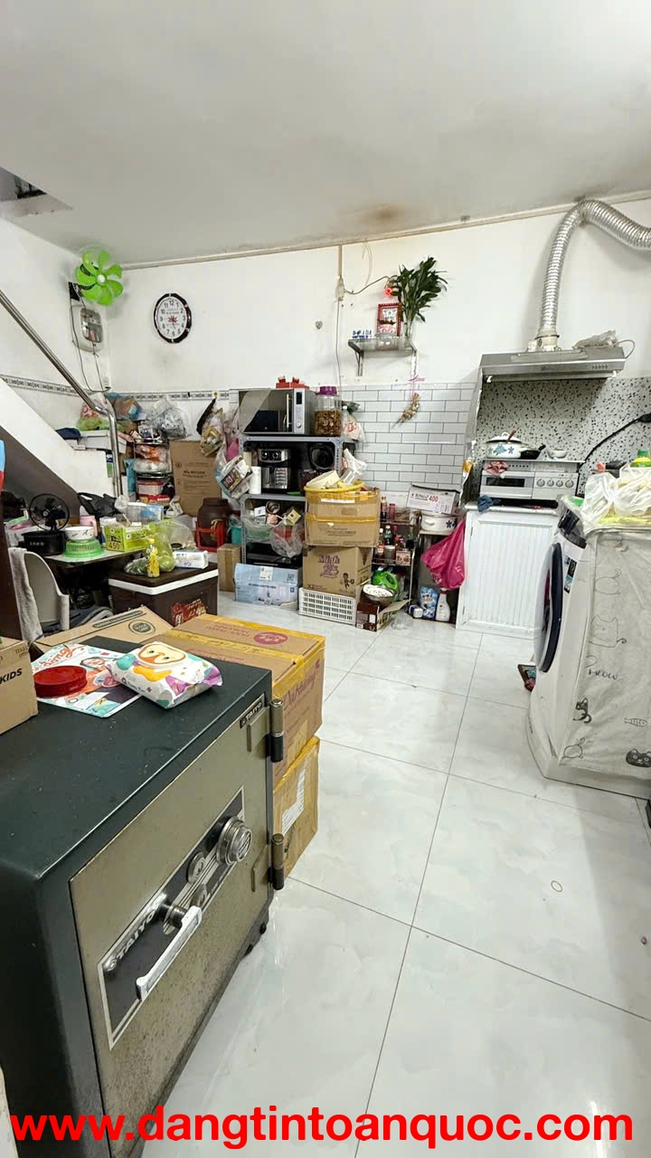 Nhà mới 2 tầng (5.8x10m) sát HXH đường Dương Bá Trạc P1Q8. Giá: 5.68 tỷ