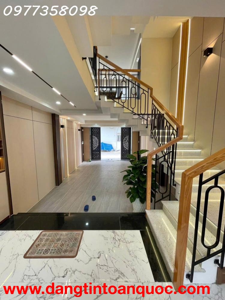 NHÀ ĐẸP HIẾM NGÃ TƯ GA – SÁT GÒ VẤP