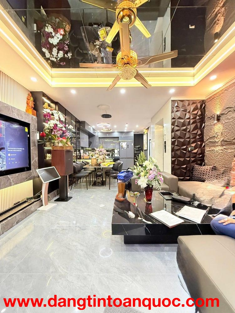 MỘT CĂN DUY NHẤT LẠC LONG QUÂN LÔ GÓC , THANG MÁY Ở NGAY 58M 6TẦNG 15.2TỶ