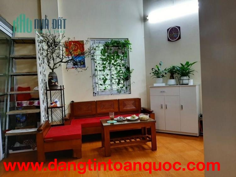 Chính chủ cho thuê nhà cấp 4 ngõ 181 Nguyễn Văn Linh, diện tích 35M2, giá 5 triệu