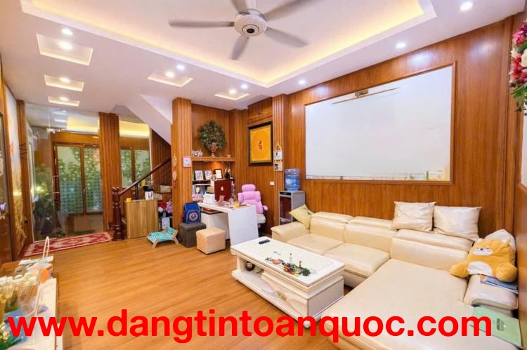 BÁN NHÀ KIM MÃ 45M 5 TẦNG MẶT TIỀN 4,3M 13 TỶ