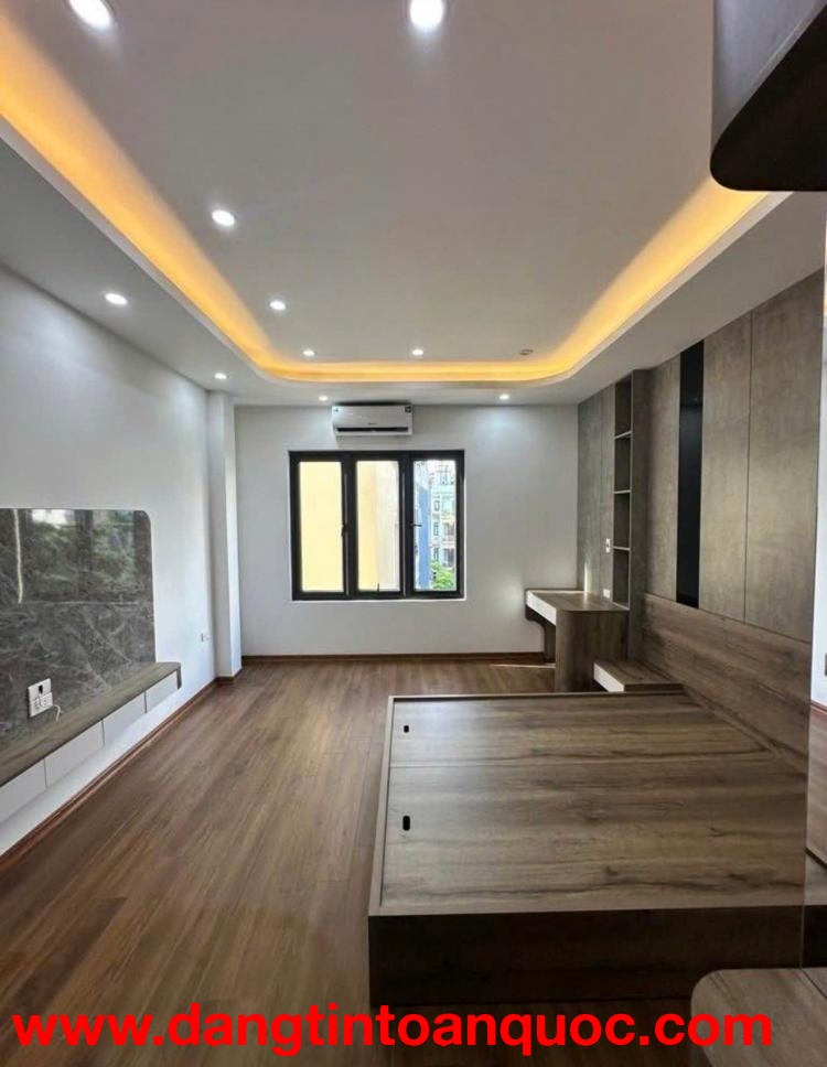 Bán nhà có 102 phố Phan Đình Giót, Nhà Đẹp chỉ việc sách vali vào ở 45m²  Giá 9,1 Tỷ