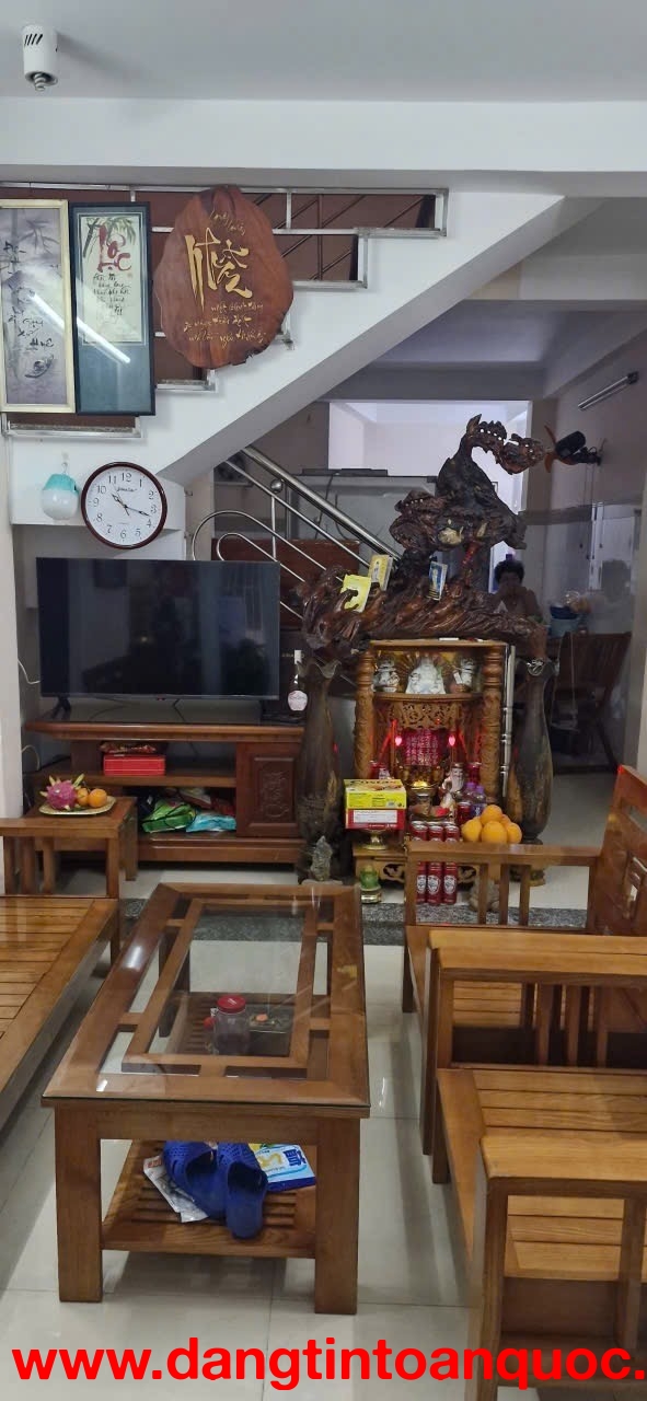 # K thẳng thông, 10m ra MT Trần Cao Vân, 37m2, 3 tầng, 3PN, nhỉnh 3 tỷ