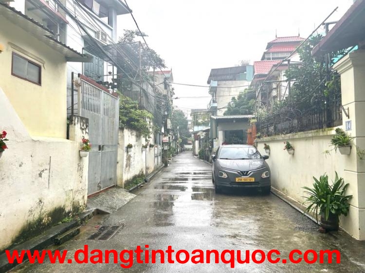 Bán đất Việt Hưng - Sát phố - ô tô- Nở Hậu- tiện ích- 55m nhỉnh 8 tỷ(TL)