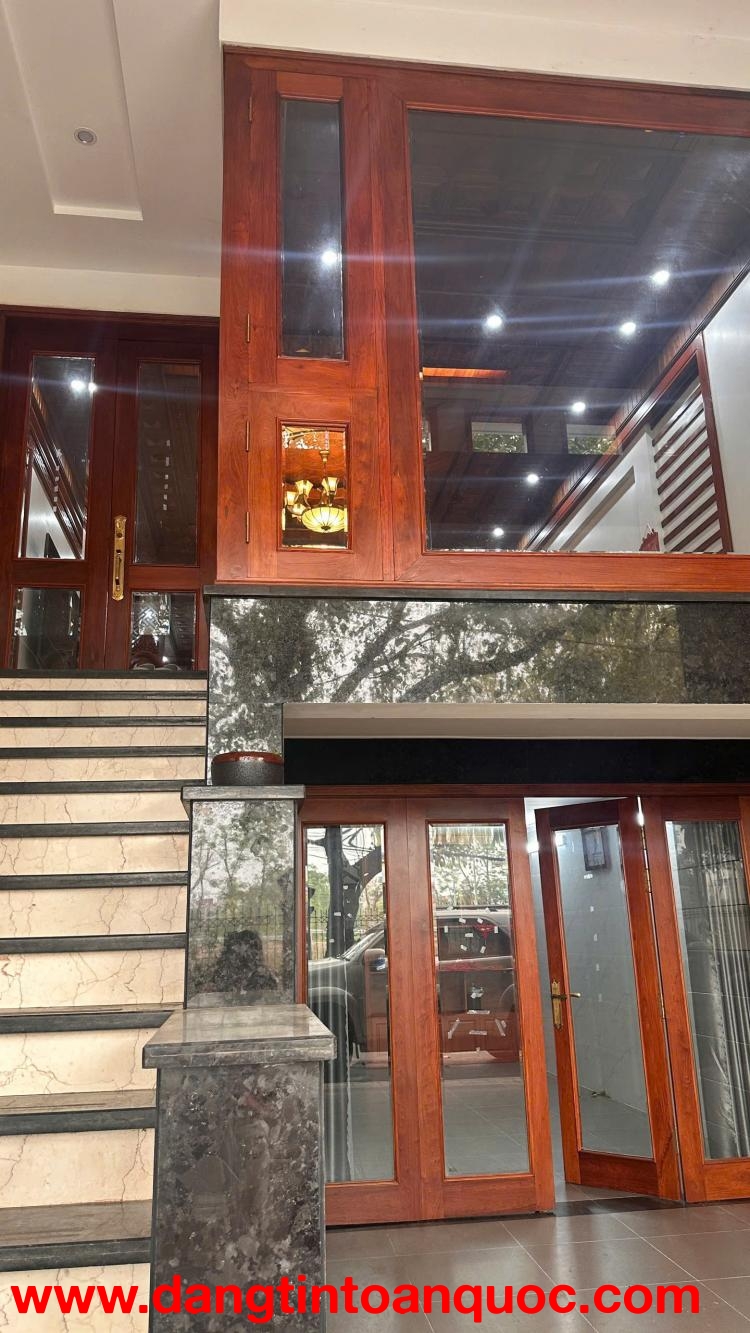 Cần bán căn nhà tại địa chỉ: Số 15A, Phố Tây Am, P Đồng Nguyên, Tp Từ Sơn,Bắc Ninh.