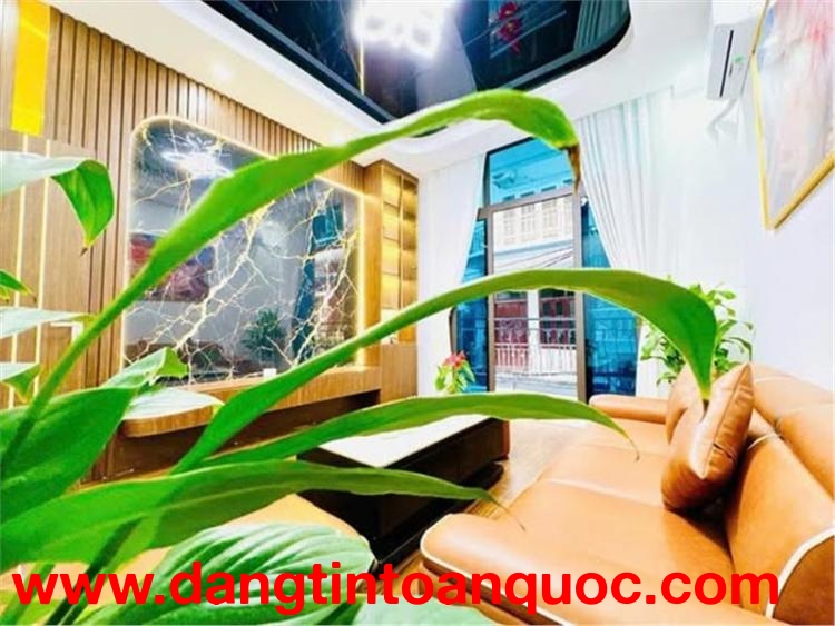 48m², 4 tầng, Ô tô đỗ cửa – Trường Chinh, Đống Đa – Nhà đẹp, full nội thất, ở ngay