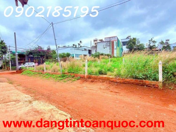 LÔ ĐẤT GÓC (5m x 24m) HẺM PHẠM VĂN ĐỒNG GẦN VÒNG XOAY NGÃ 3 HÒA BÌNH – BUÔN MA THUỘT = 1 TỶ 600 TRIỆ