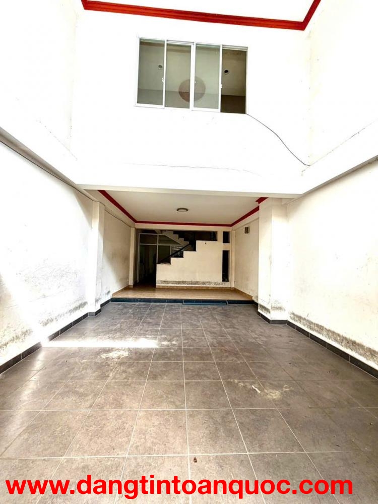 Bán CHDV 5 tầng Đường Bình Đông, P13Q8. Giá 8.2 tỷ TL