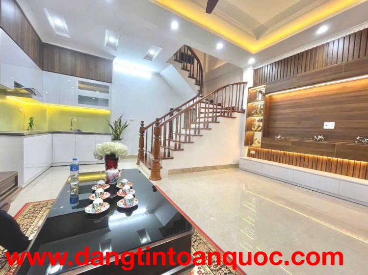 BÁN NHÀ PHAN KẾ BÍNH – ĐÀO TẤN 38M 5 TẦNG MẶT TIỀN 5,5M 10,5 TỶ