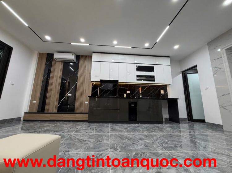 Bán nhà đẹp Thượng Thanh- Full Nội thất- Dân xây -oto- 60m 5 tầng nhỉnh 9 tỷ