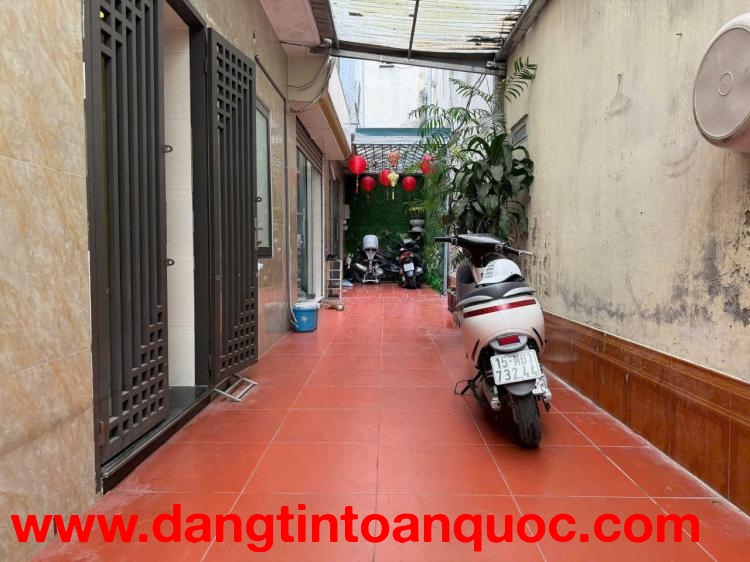 Bán nhà ngõ 415 Ngô Gia Tự - 42m 3 tầng gần Trung Lực