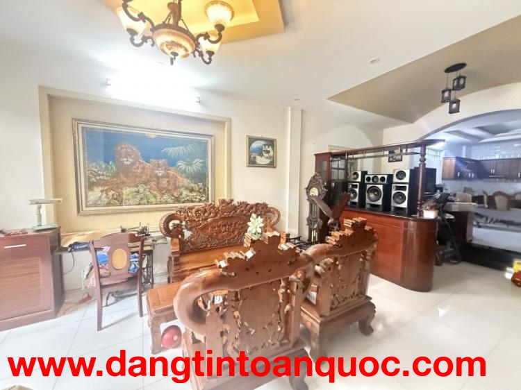 Bán Biệt Thự Mặt Tiền Linh Đông Thủ Đức -243m2 ngang 7m  - Vừa Ở Vừa Kinh Doanh - 36 Tỷ