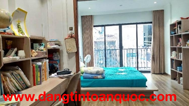 hoàng hoa thám DT 35m x5 tầng 7,99 tỷ- full nội thất xịn,nhà mới ngõ thông