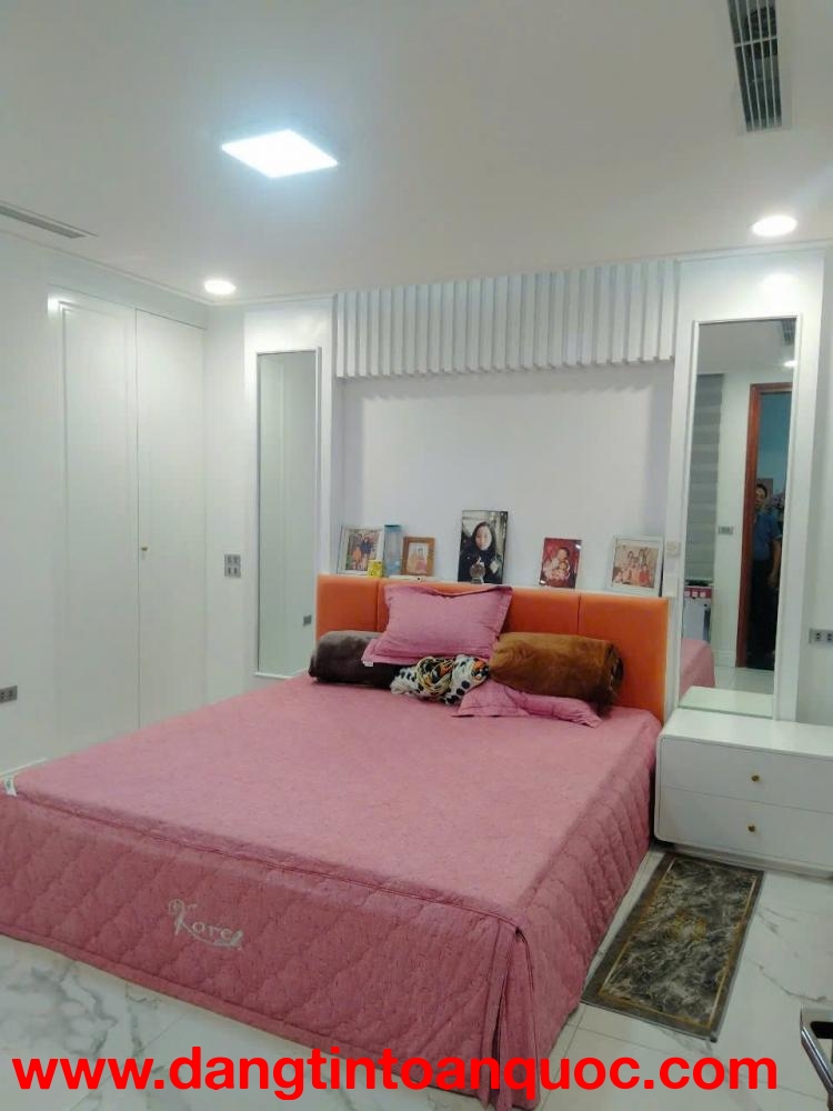 Giảm chào 200tr! Bán nhà mặt phố Nguyễn Văn Tuyết, 43m2, 4 tầng, mặt tiền 4.2m, nhỉnh 26 tỷ, KD tốt