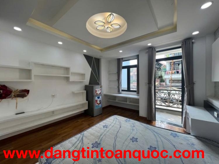 **Bán nhà hẻm 202 Phạm Văn Hai** phường 5, Tân Bình (4,5*20) 3 tầng