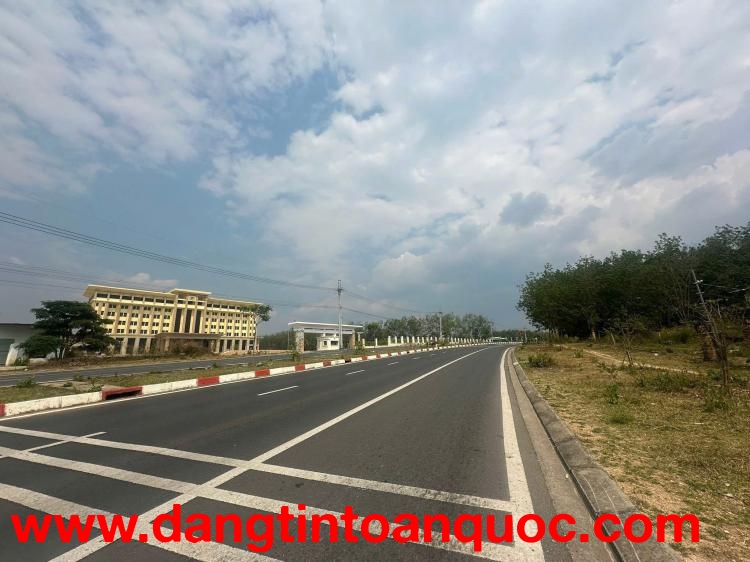 ► RA 7 LÔ ĐẤT ĐẸP – NGANG 5M NỞ HẬU 6M – GIÁ CHỈ TỪ 199 TRIỆU ngay ql24 mới cách vạn hoa garden chỉ 