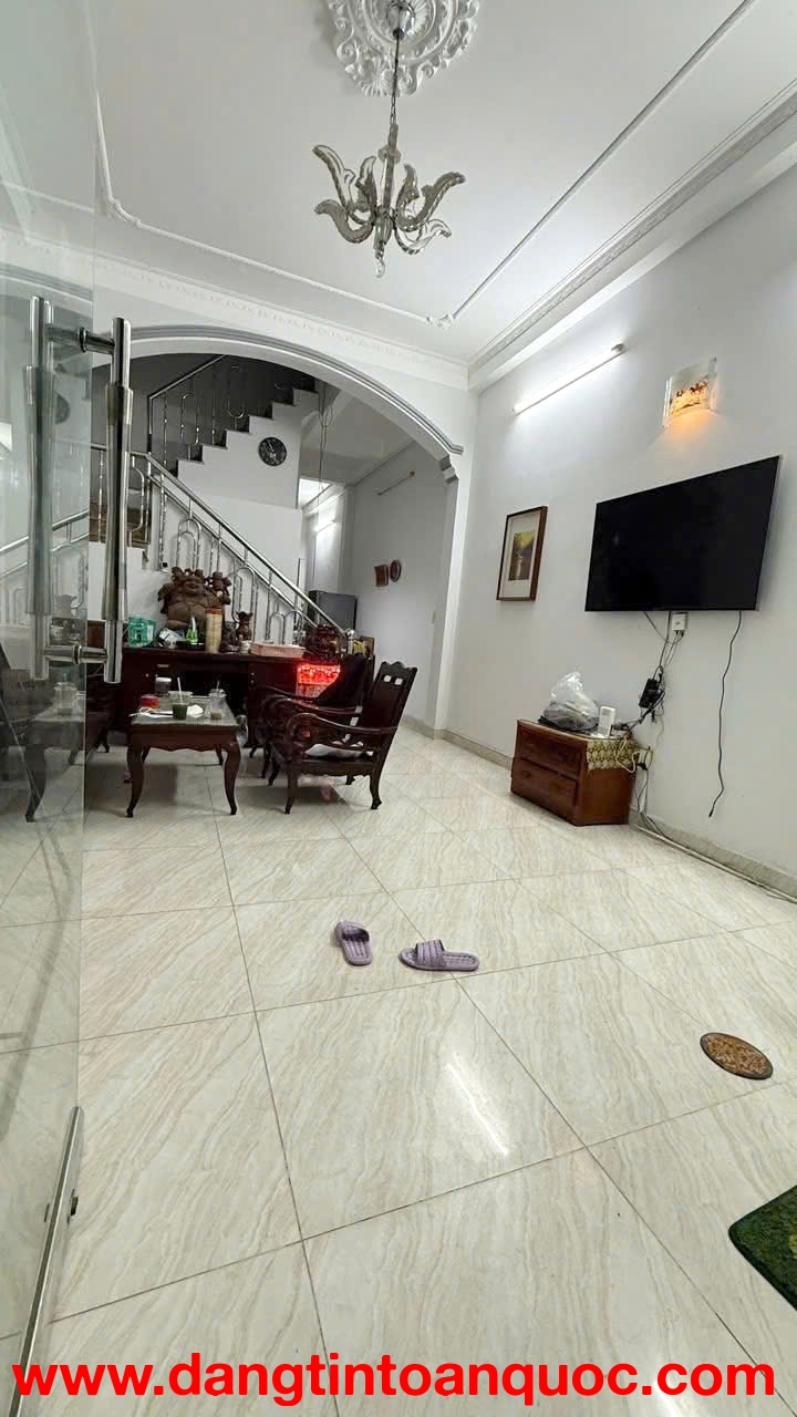 Nhà mặt tiền đường nội bộ 204 Cao Lỗ P4 -Q8, Giá : 10.8 Tỷ (TL)