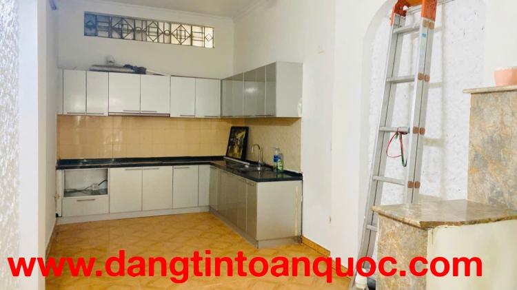 NHÀ ĐẸP– GIÁ TỐT  –CHÍNH CHỦ CẦN BÁN NHANH nhà 4 tầng kiên cố vị trí tại ngõ 300 Nguyễn Xiển, tp HN