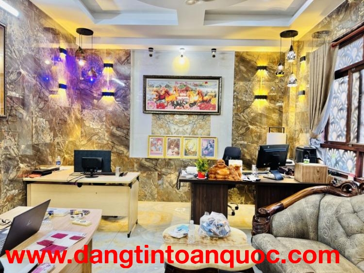 Bán Biệt Thự Triệu Đô Linh Đông Thủ Đức - 450m² - Ngang 18m - 5 Tầng Có Thang Máy - Giá 33 Tỷ