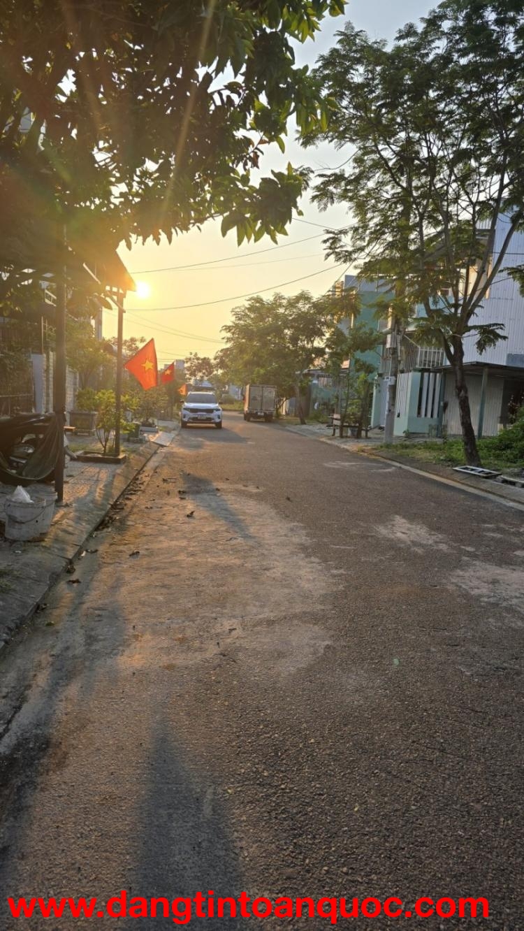 Đất MT Ban Ban 11, 100m2, đường 5.5m, khu dân cư tốt, giá 4.2 tỷ