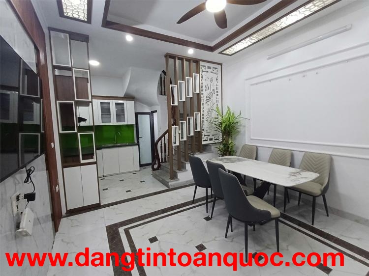 BÁN NHÀ PHÚC LỢI 5 TẦNG 3 NGỦ MẶT TIỀN 5M Ô TÔ GẦN 5,9 TỶ