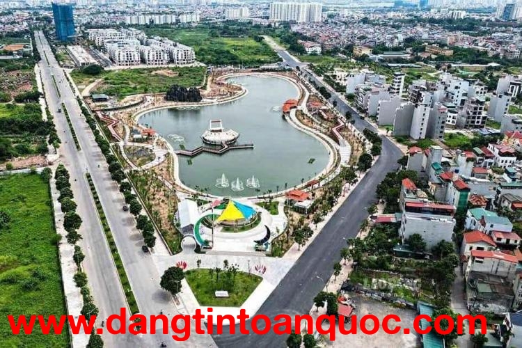 bán nhà Ngọc Thuỵ, 160m, MT 7.8m, gần trường chợ, ôtô 7 chỗ để trong sân