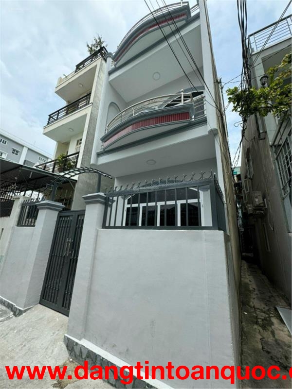 Nhà riêng 3 tầng tọa lạc tại trung tâm Gò Vấp, P17. DT 5,7x19=93m2 nhà còn mới vào ở ngay giá 8 tỷ