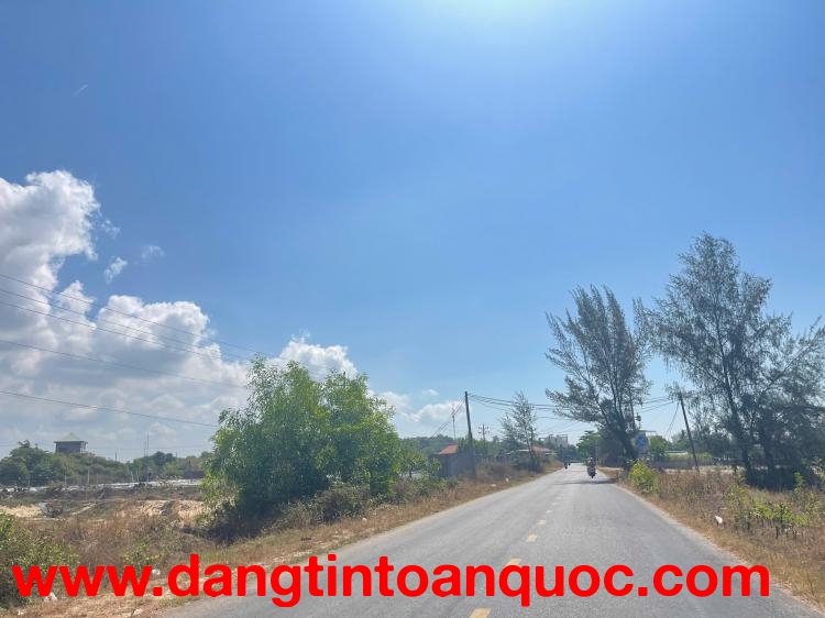 Bán 29m đất mặt tiền Hùng Vươn, Tân Tiến, LaGi 600m2 thổ cư cách Biển 500m